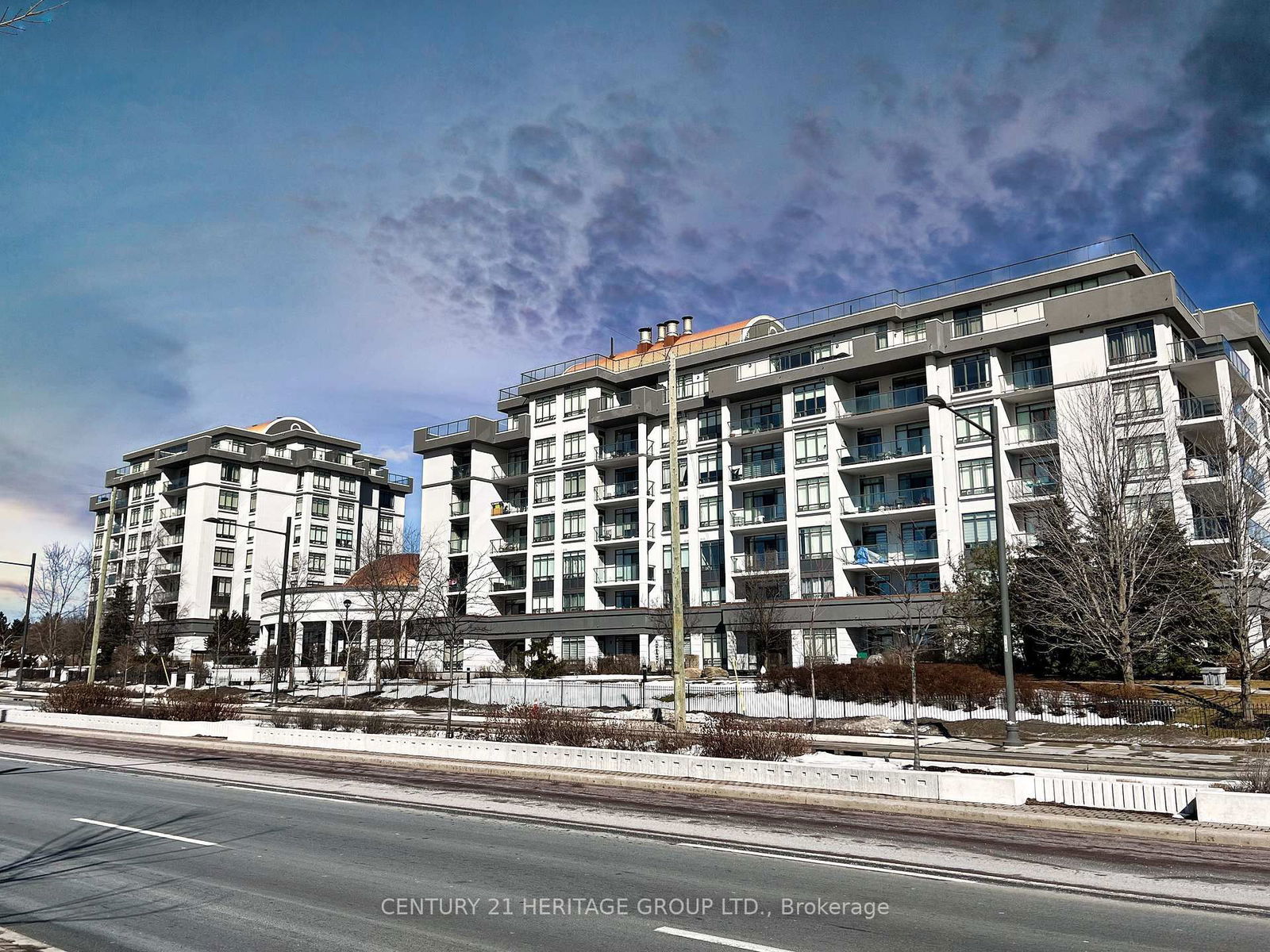 Silverwoods Condominium, Richmond Hill, Toronto