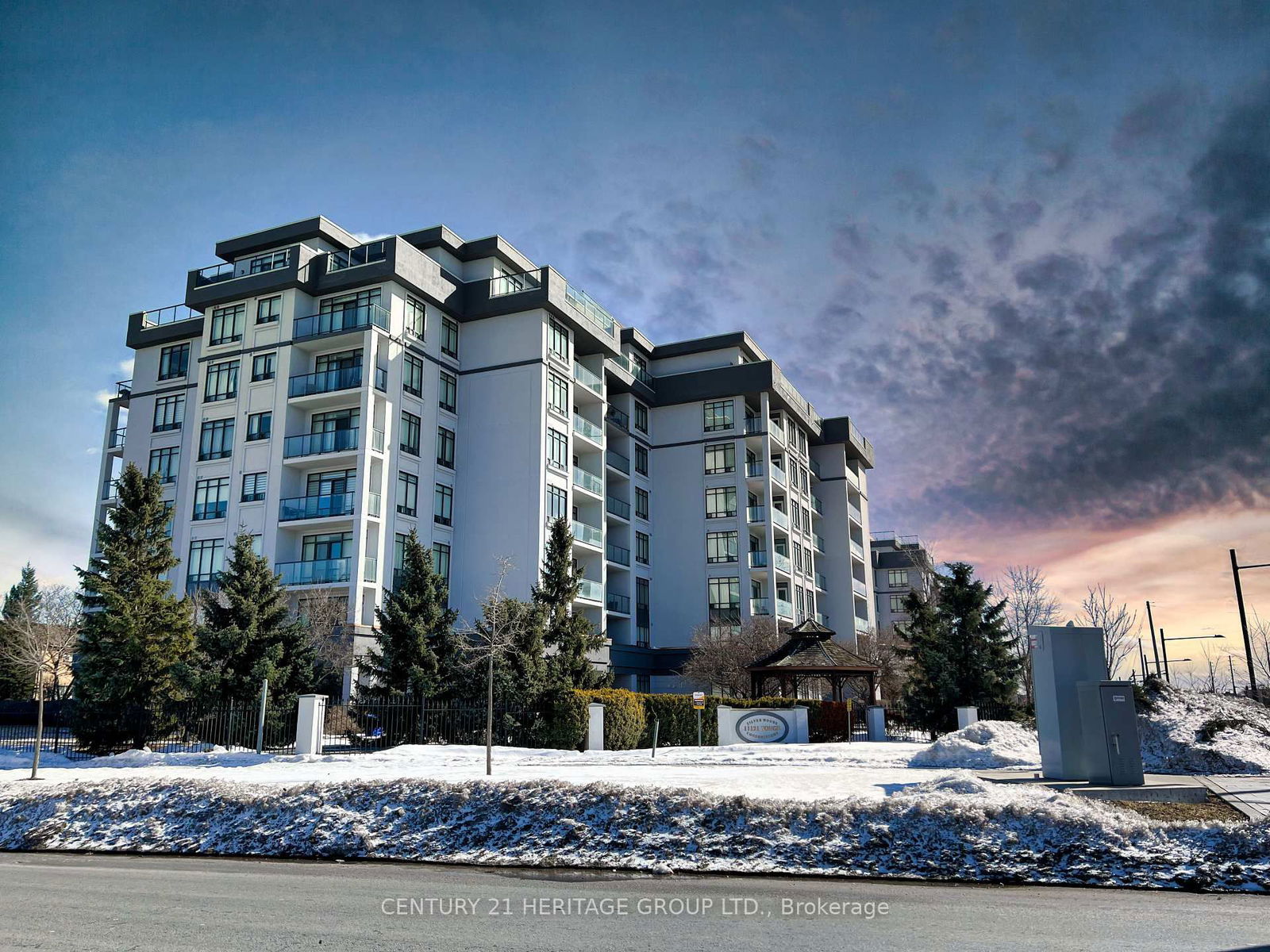 Silverwoods Condominium, Richmond Hill, Toronto