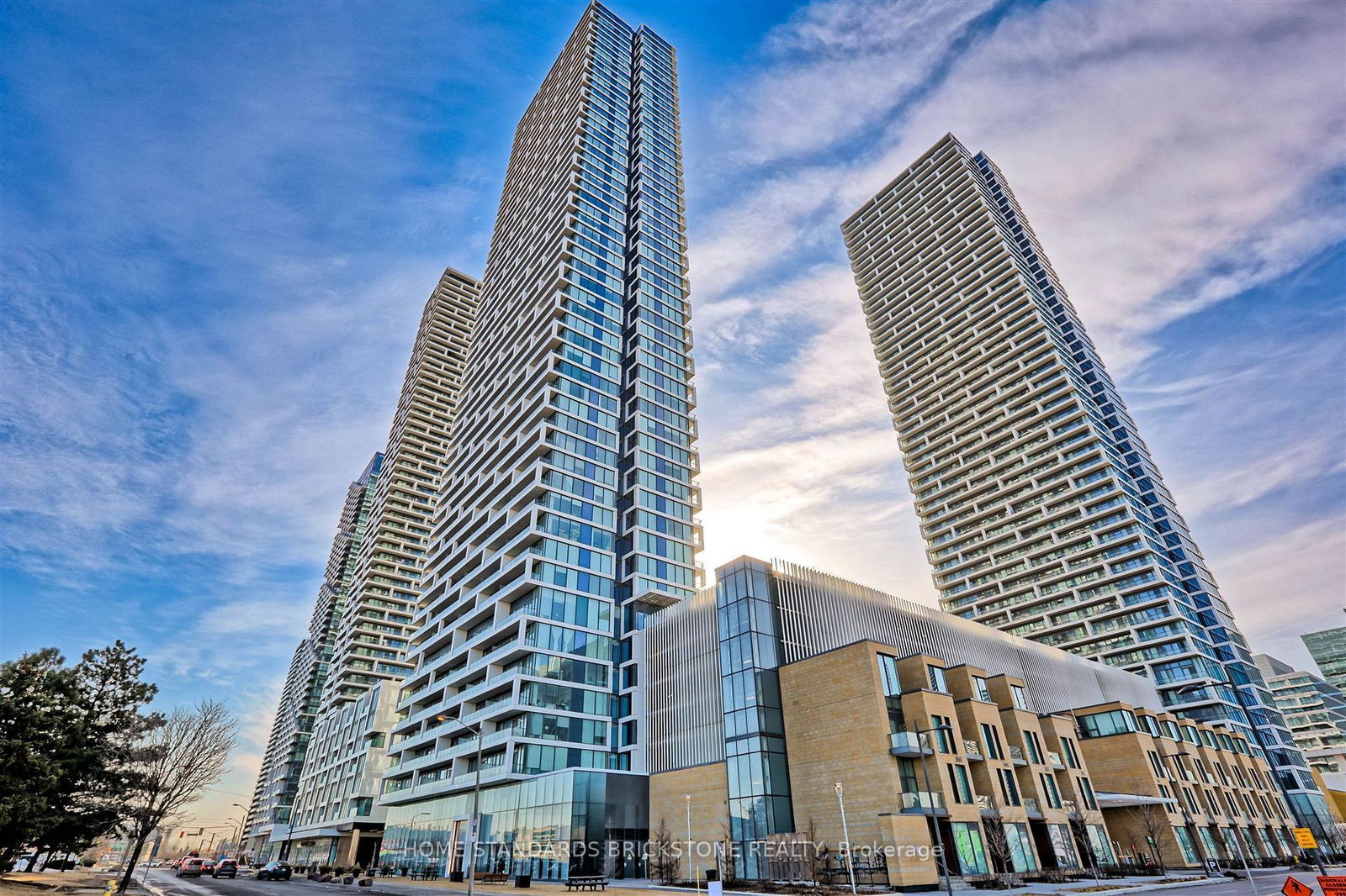 898 Portage Pkwy, unit 3707 for sale