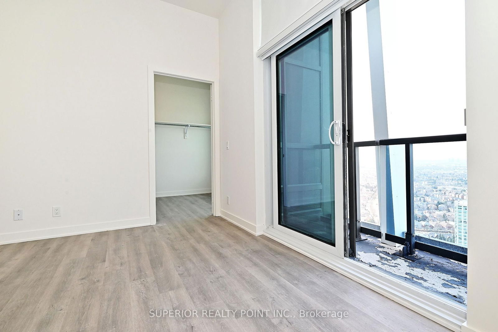 50 Upper Mall Way, unit PH05 for rent