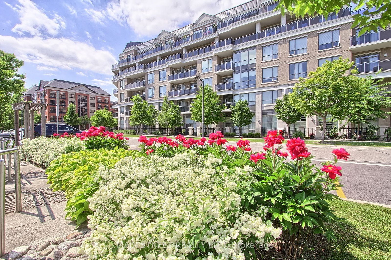 111 Civic Square Gate S, unit 307 for rent