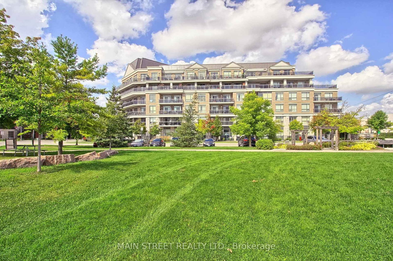 111 Civic Square Gate S, unit 307 for rent