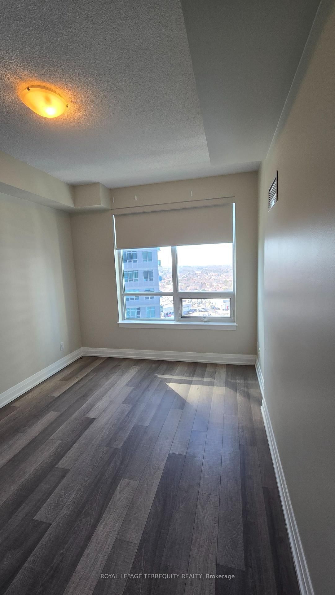 7165 Yonge St, unit 1710 for rent