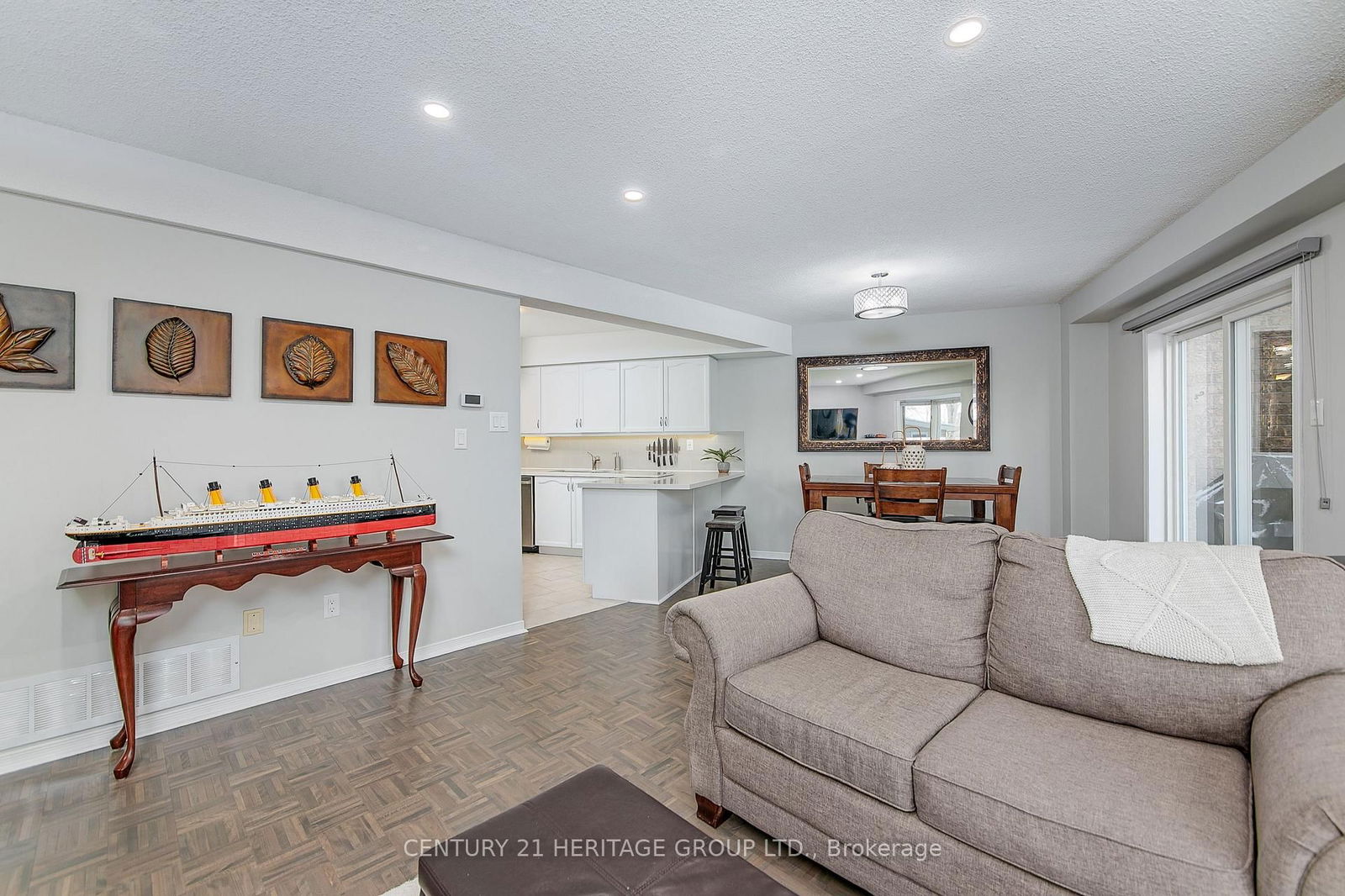 359 Riddell Crt for sale 