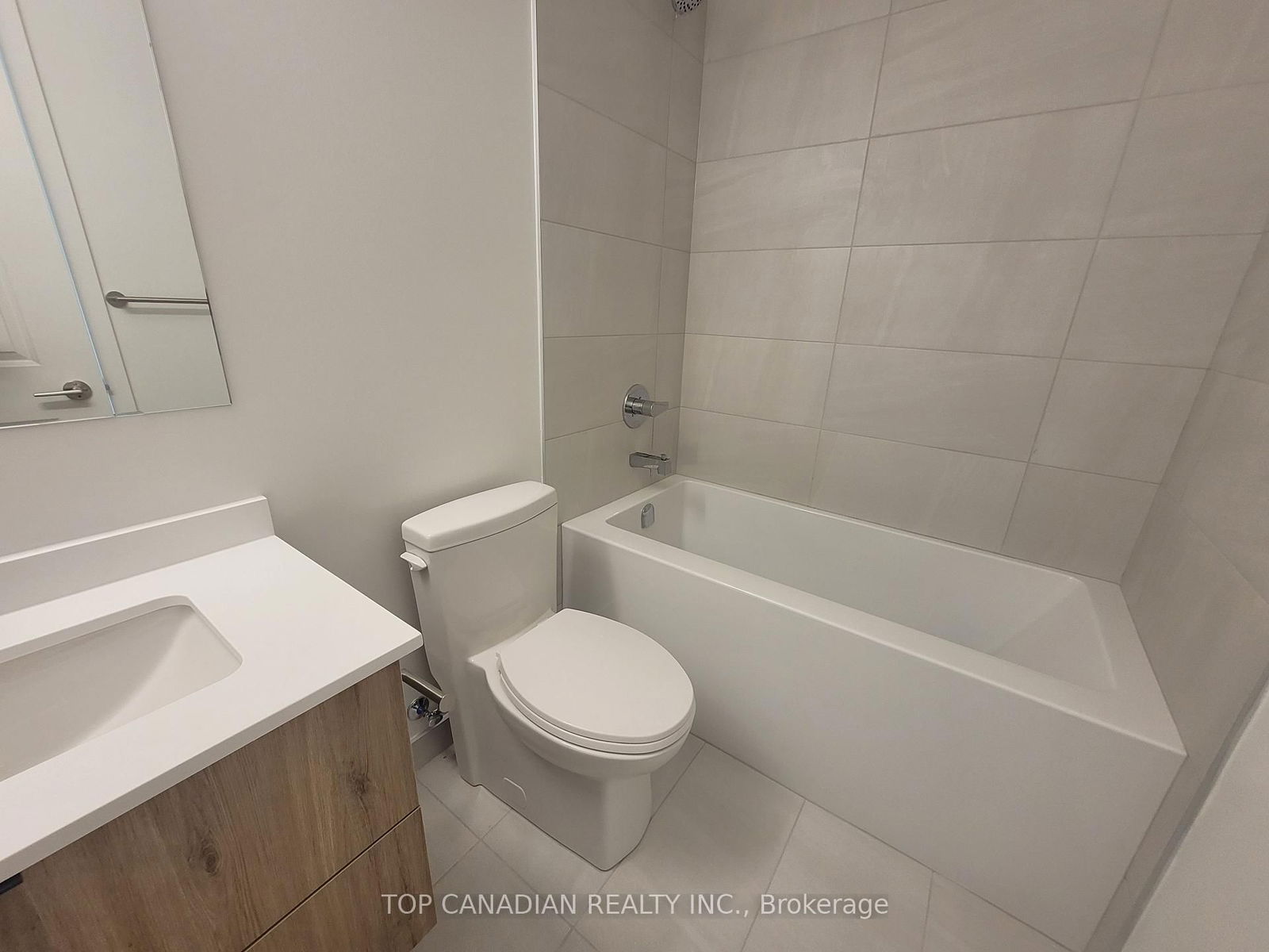 50 Upper Mall Way, unit 732B for rent