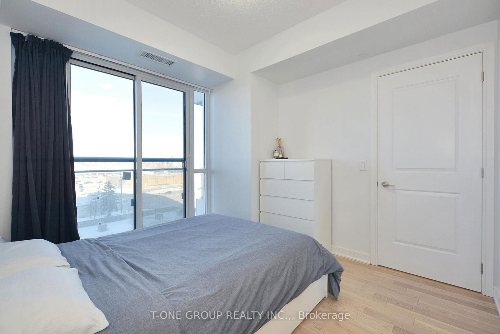 9205 Yonge St, unit 618NE for sale