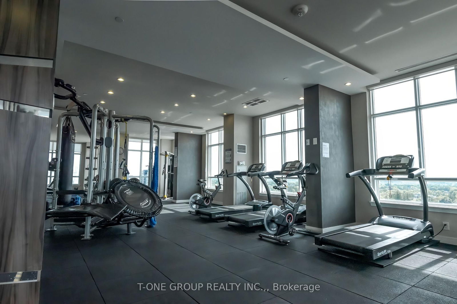 9205 Yonge St, unit 618NE for sale