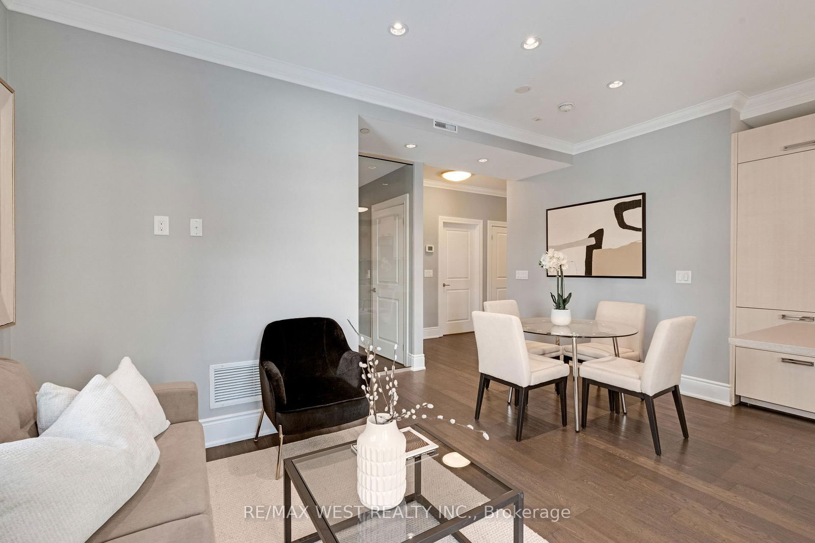 10360 Islington Ave, unit 201 for sale