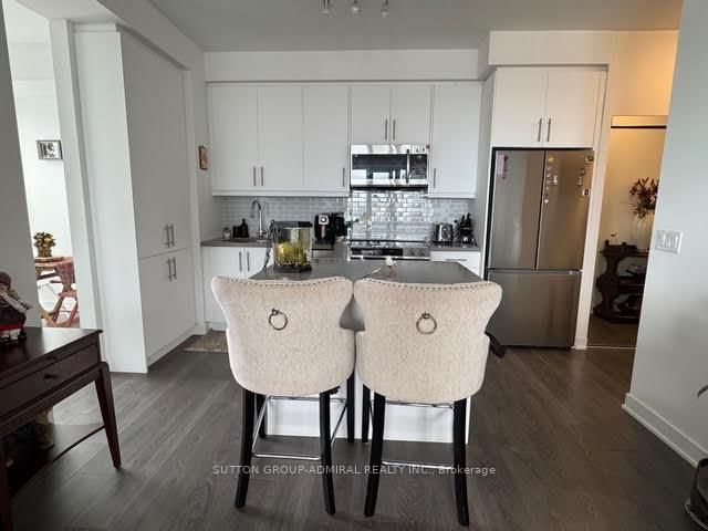 95 Oneida Cres S, unit 1810 for sale