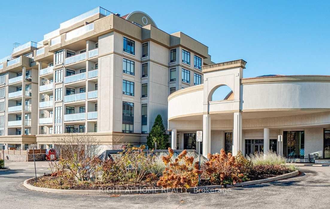 Silverwoods Condominium, Richmond Hill, Toronto