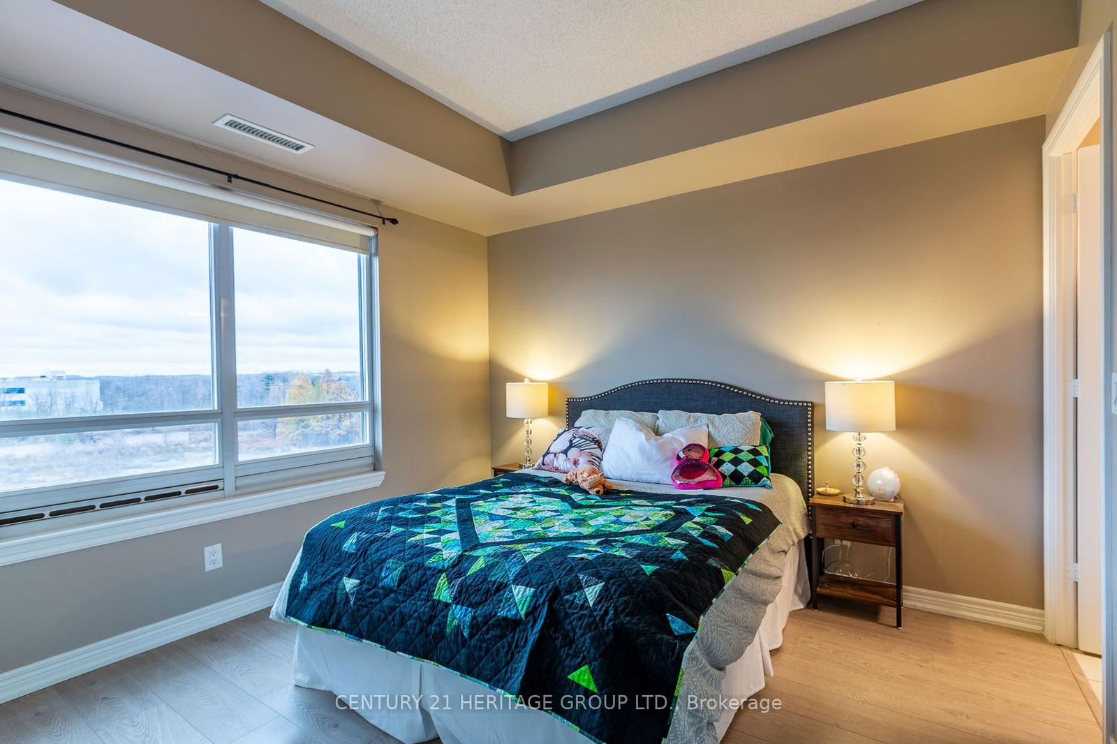 9245 Jane St, unit 615 for sale