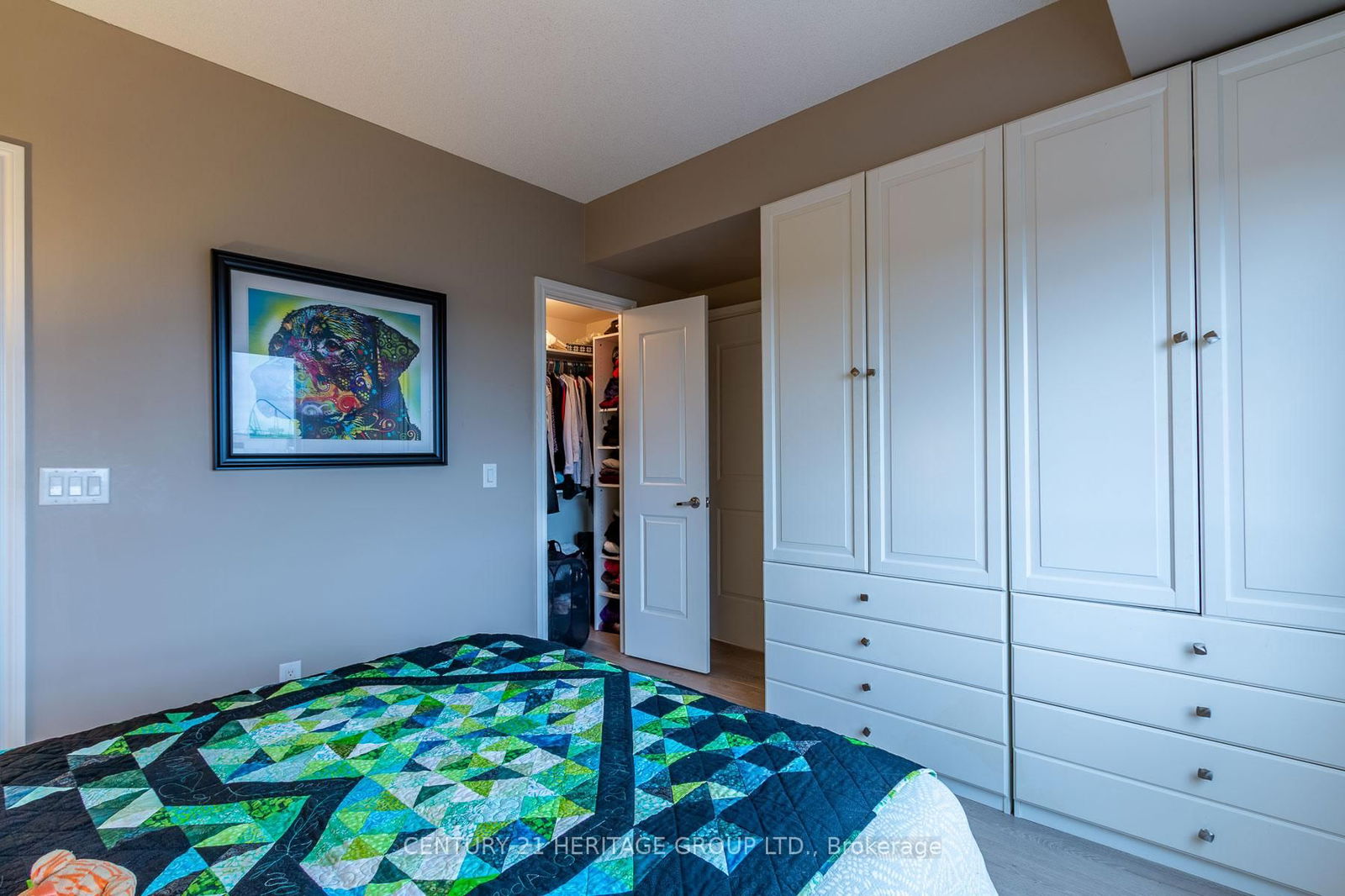 9245 Jane St, unit 615 for sale