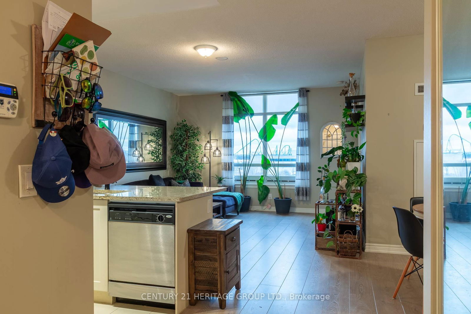 9245 Jane St, unit 615 for sale