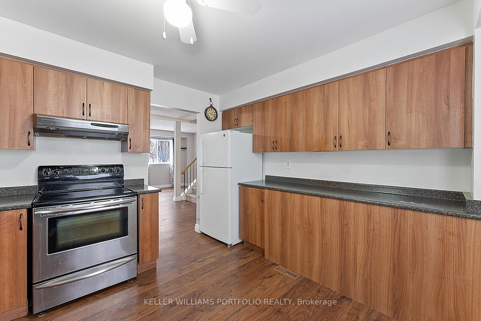 648 Gibney Cres, unit 33 for rent