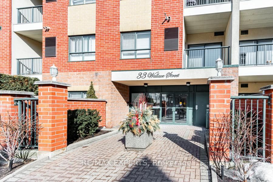 33 Wallace St W, unit 209 for sale