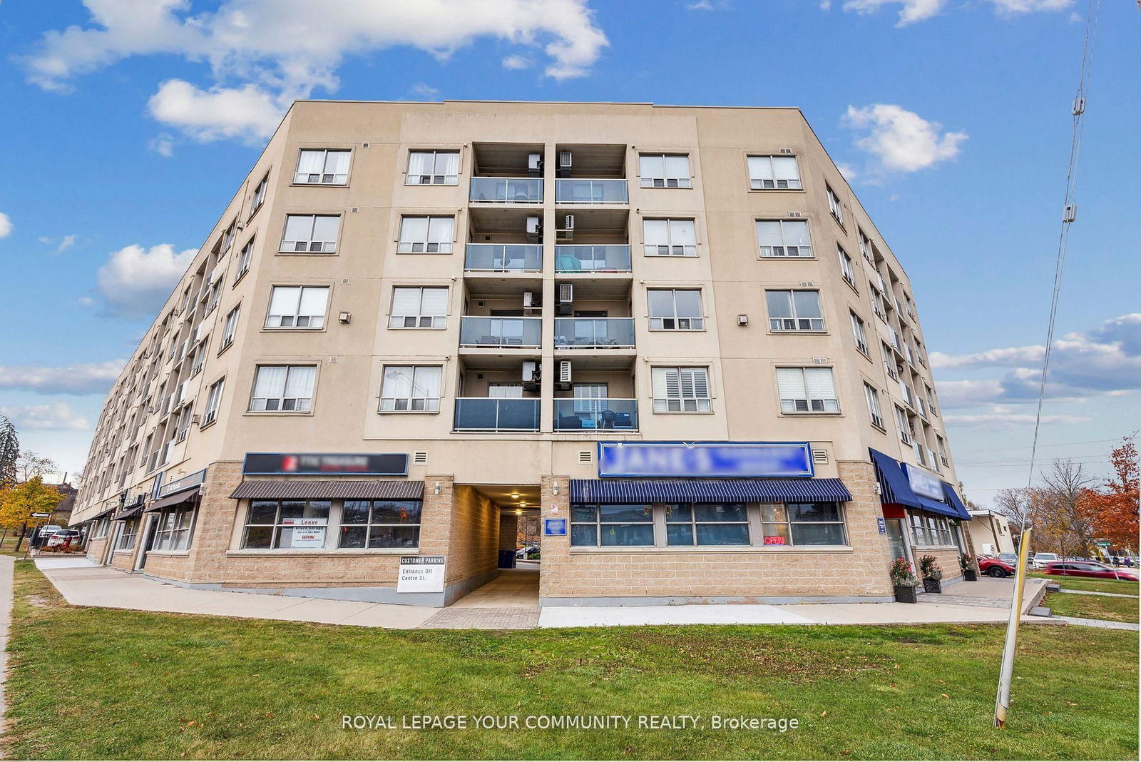 160 Wellington St E, unit 202 for sale