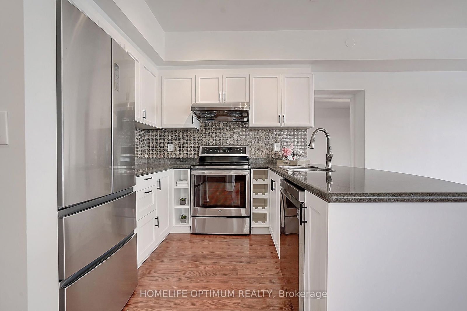 35 Hunt Ave, unit PH1 for sale