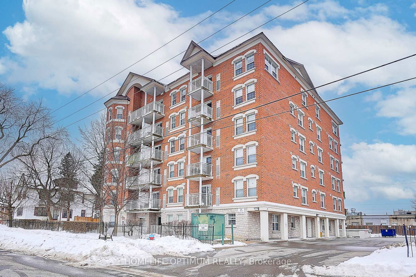 35 Hunt Ave, unit PH1 for sale