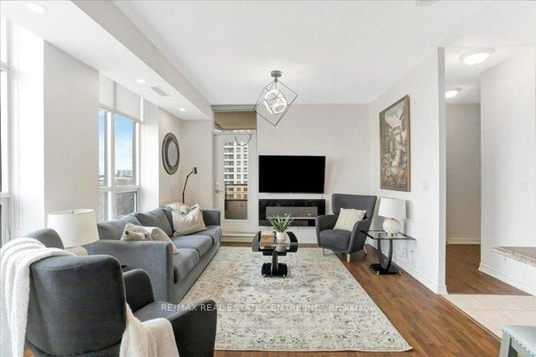 9225 Jane St, unit 504 for sale