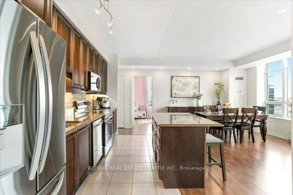 9225 Jane St, unit 504 for sale