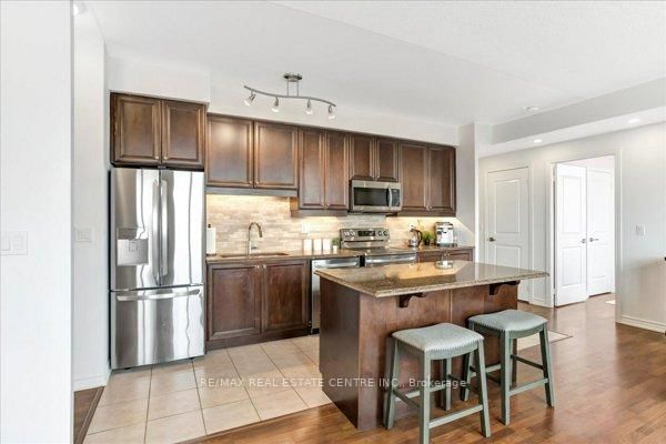 9225 Jane St, unit 504 for sale