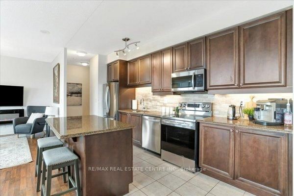 9225 Jane St, unit 504 for sale