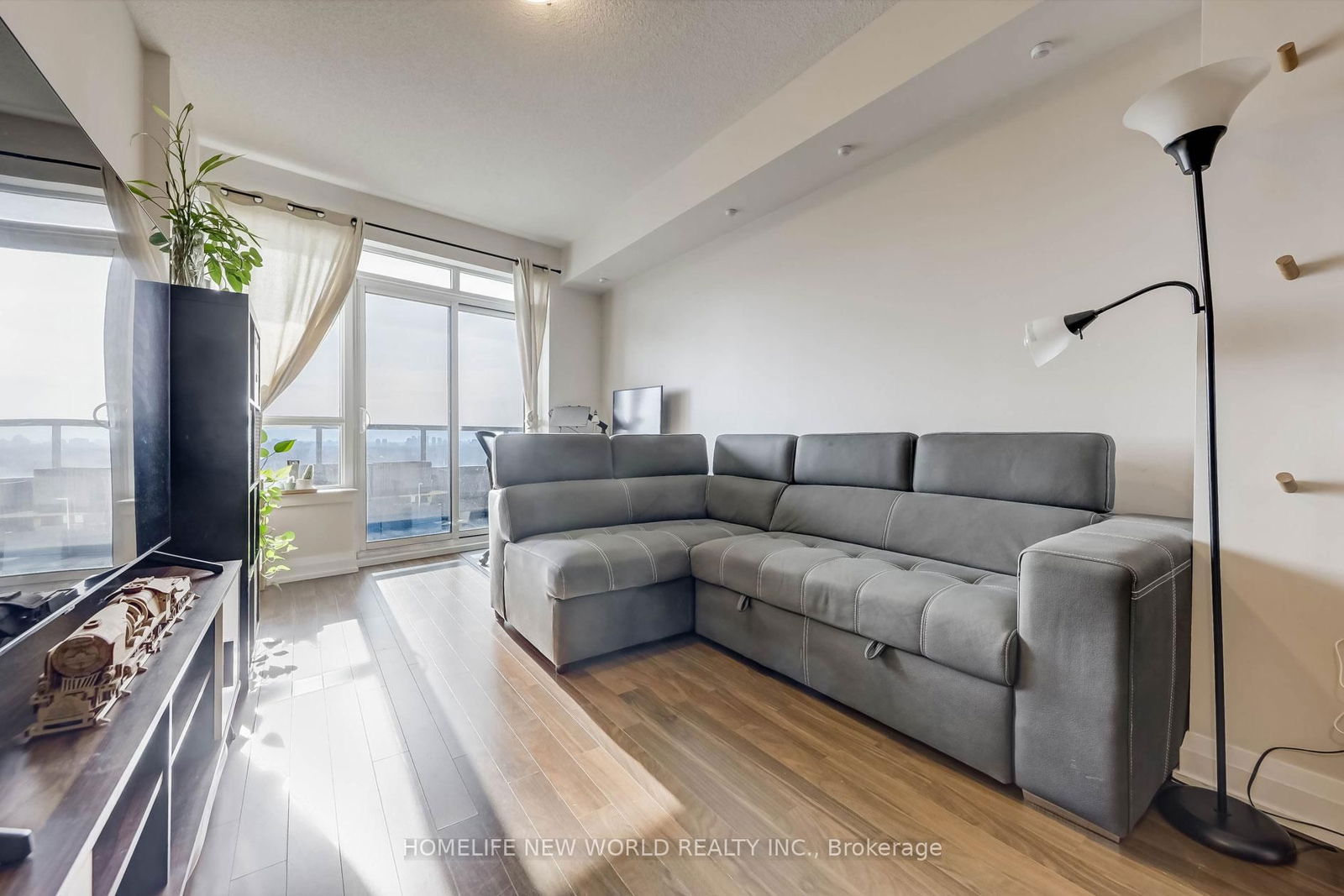 7161 Yonge St, unit 1230 for sale