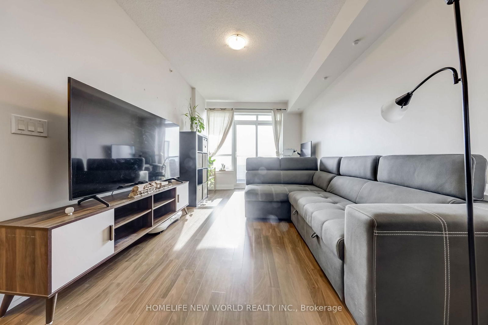 7161 Yonge St, unit 1230 for sale