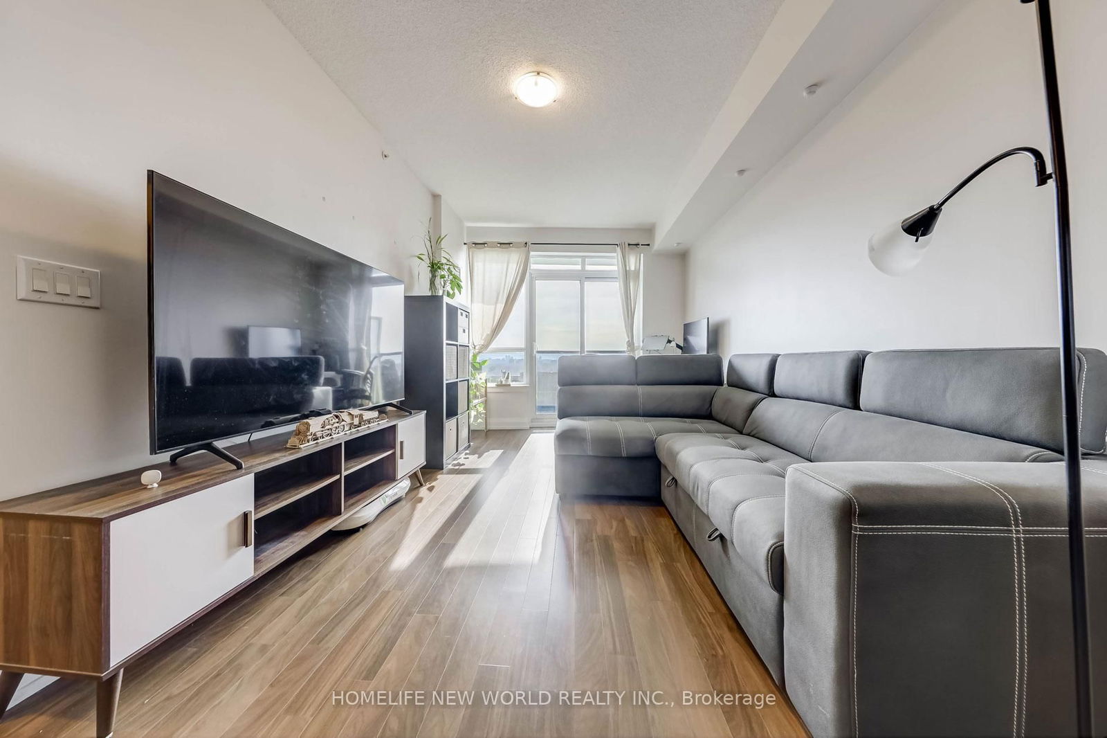 7161 Yonge St, unit 1230 for sale