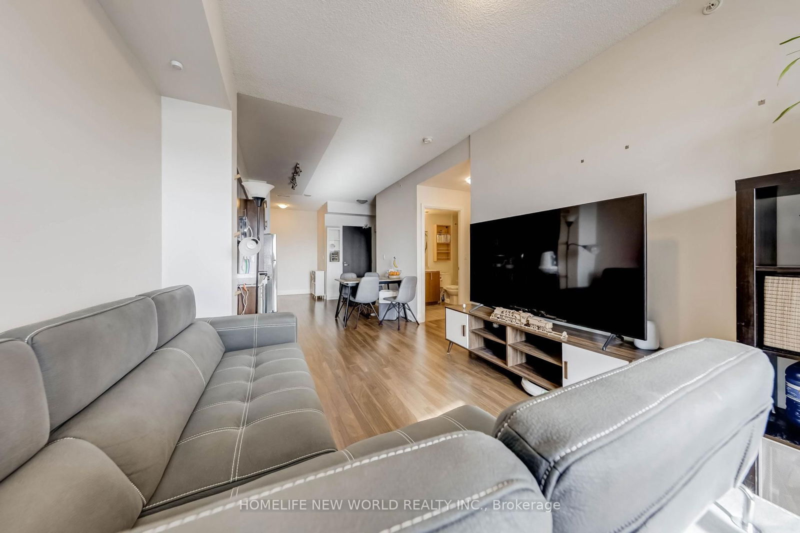 7161 Yonge St, unit 1230 for sale