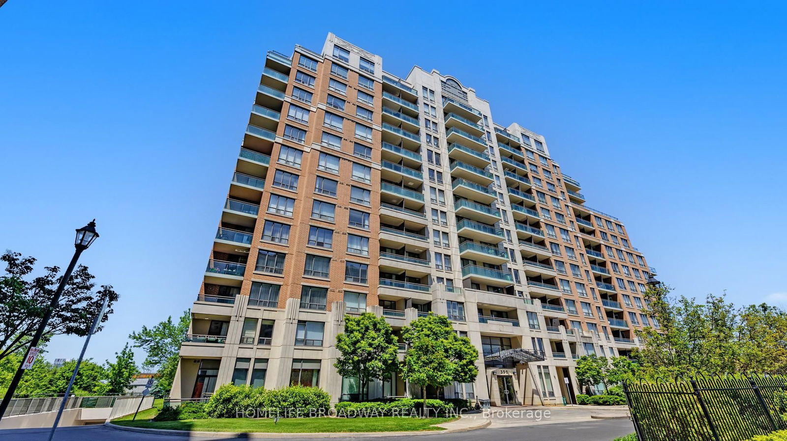 350 Red Maple Rd, unit 611 for sale