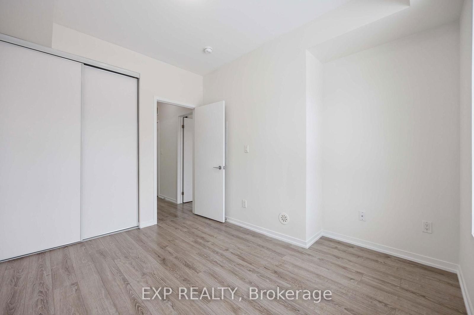 26 Bruce St, unit E12 for rent