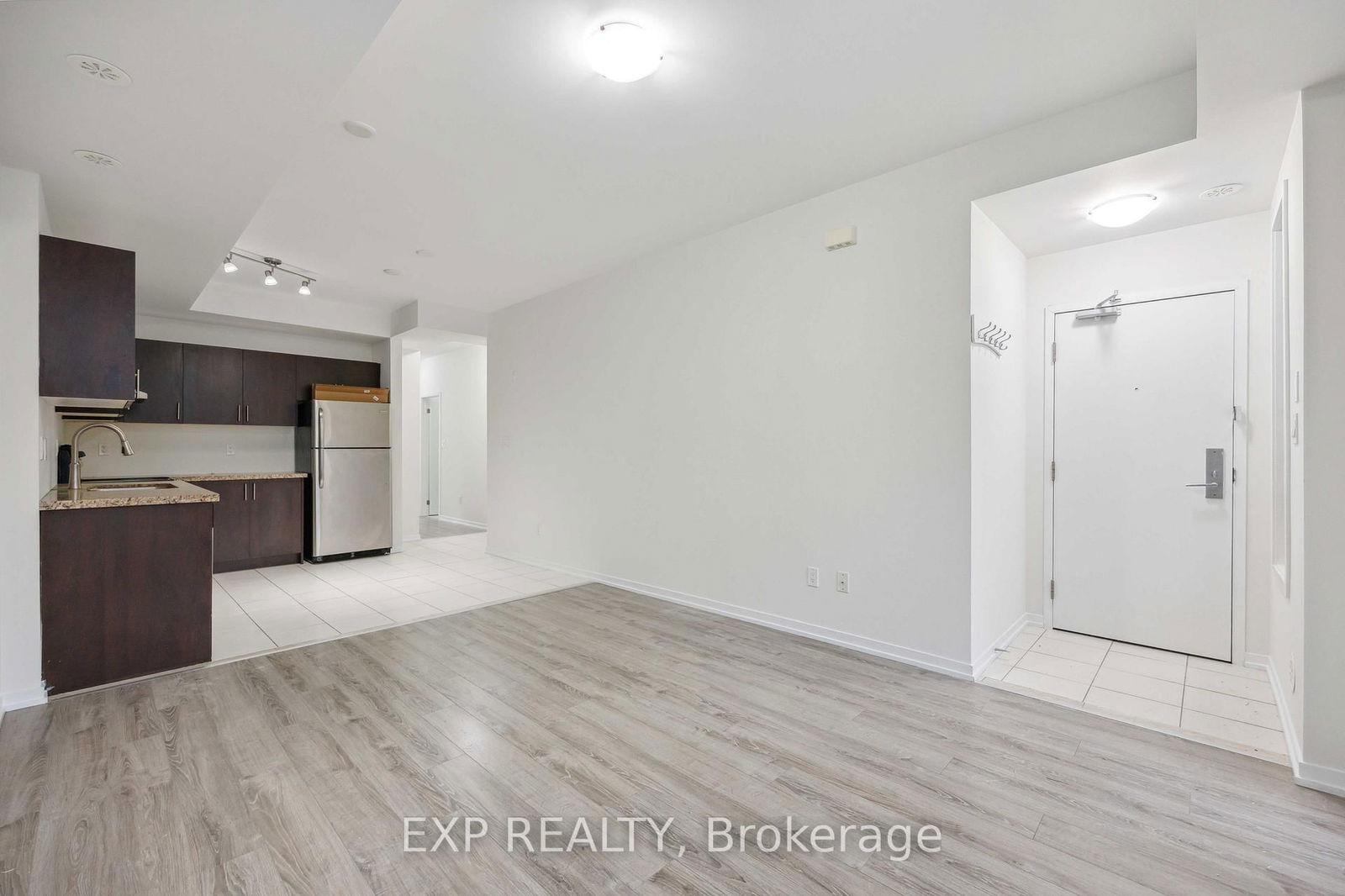 26 Bruce St, unit E12 for rent