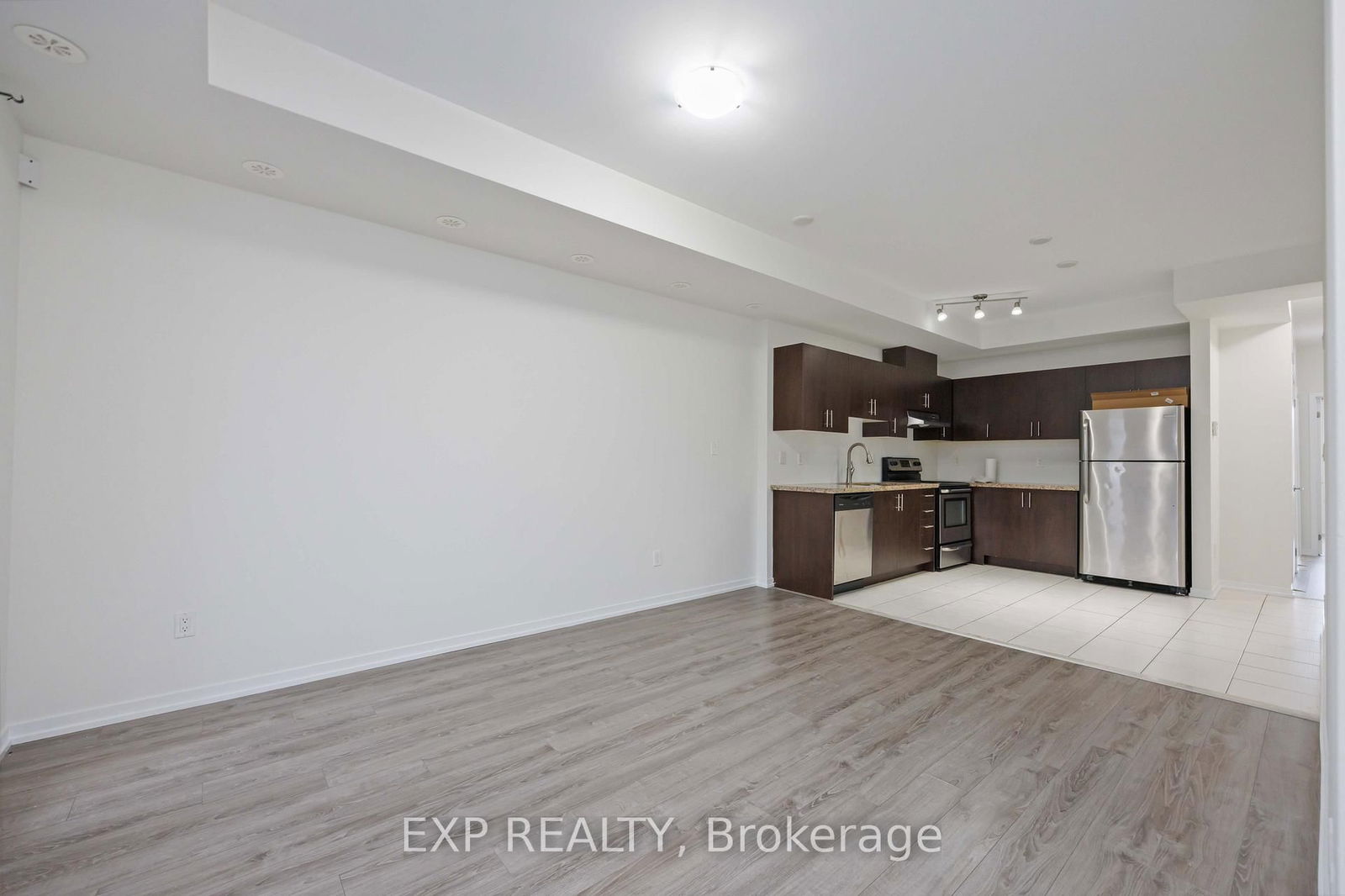 26 Bruce St, unit E12 for rent