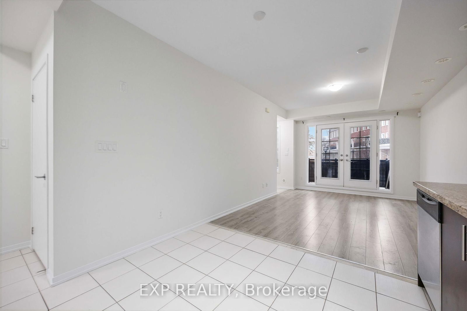 26 Bruce St, unit E12 for rent