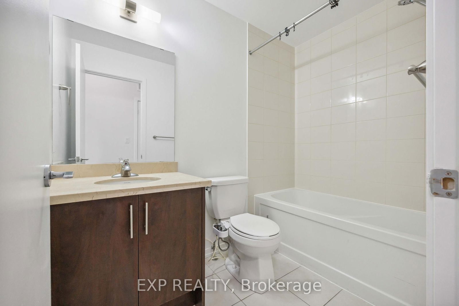 26 Bruce St, unit E12 for rent