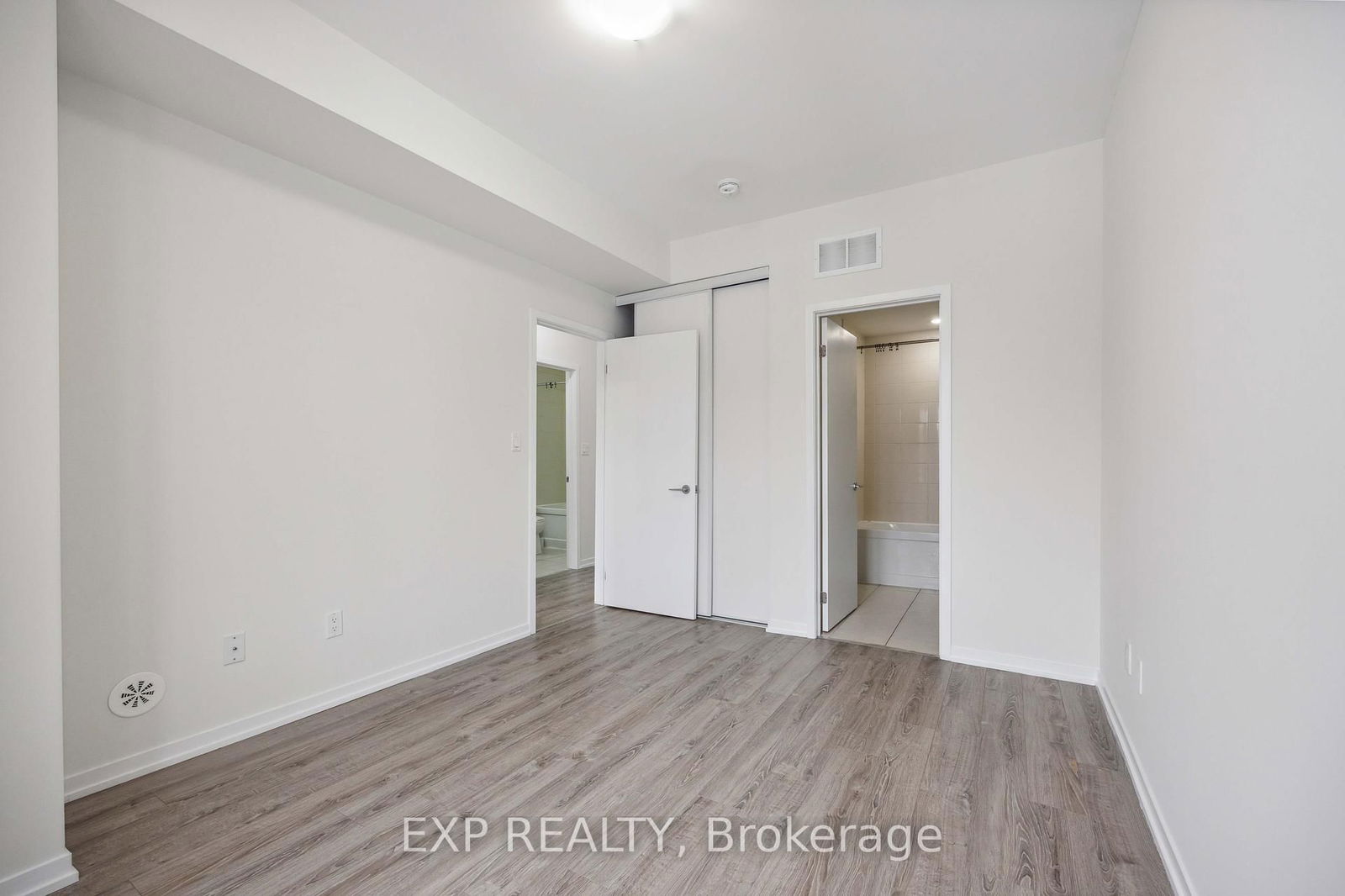 26 Bruce St, unit E12 for rent