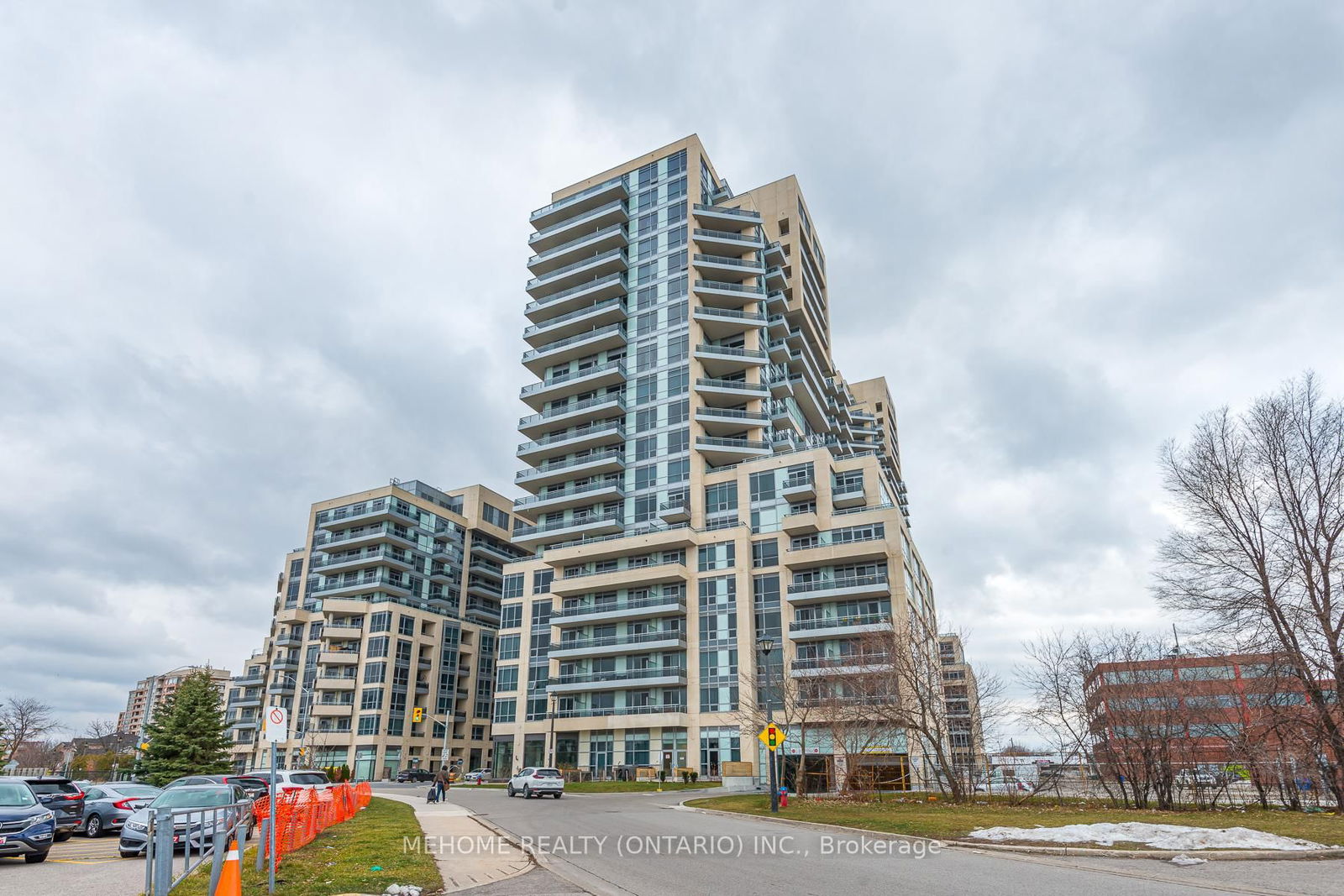 9205 Yonge St, unit 204 for rent