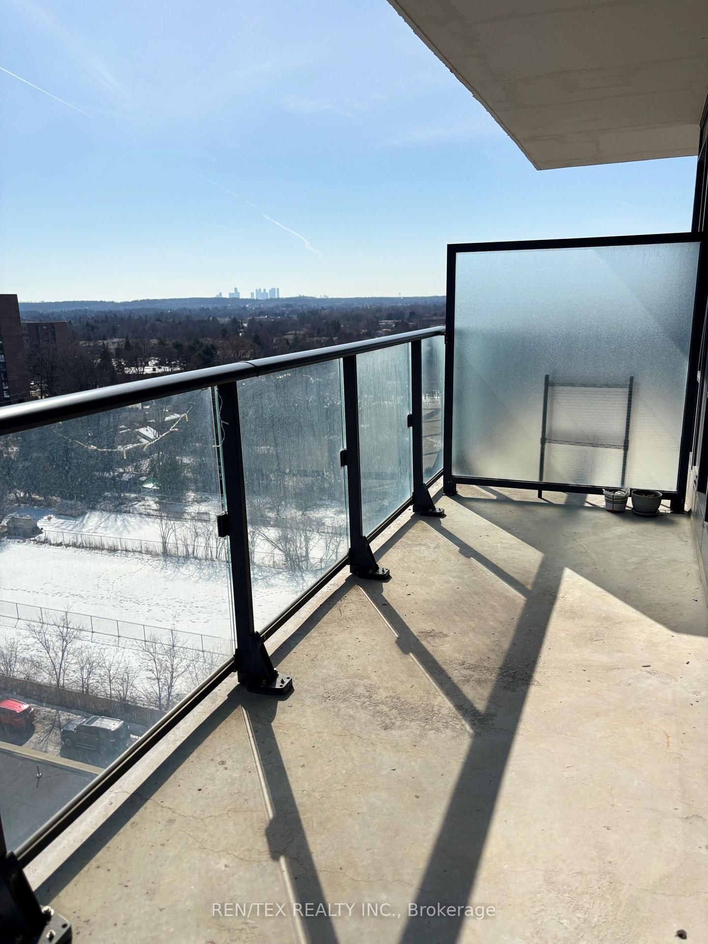 9618 Yonge St, unit 1003 for rent