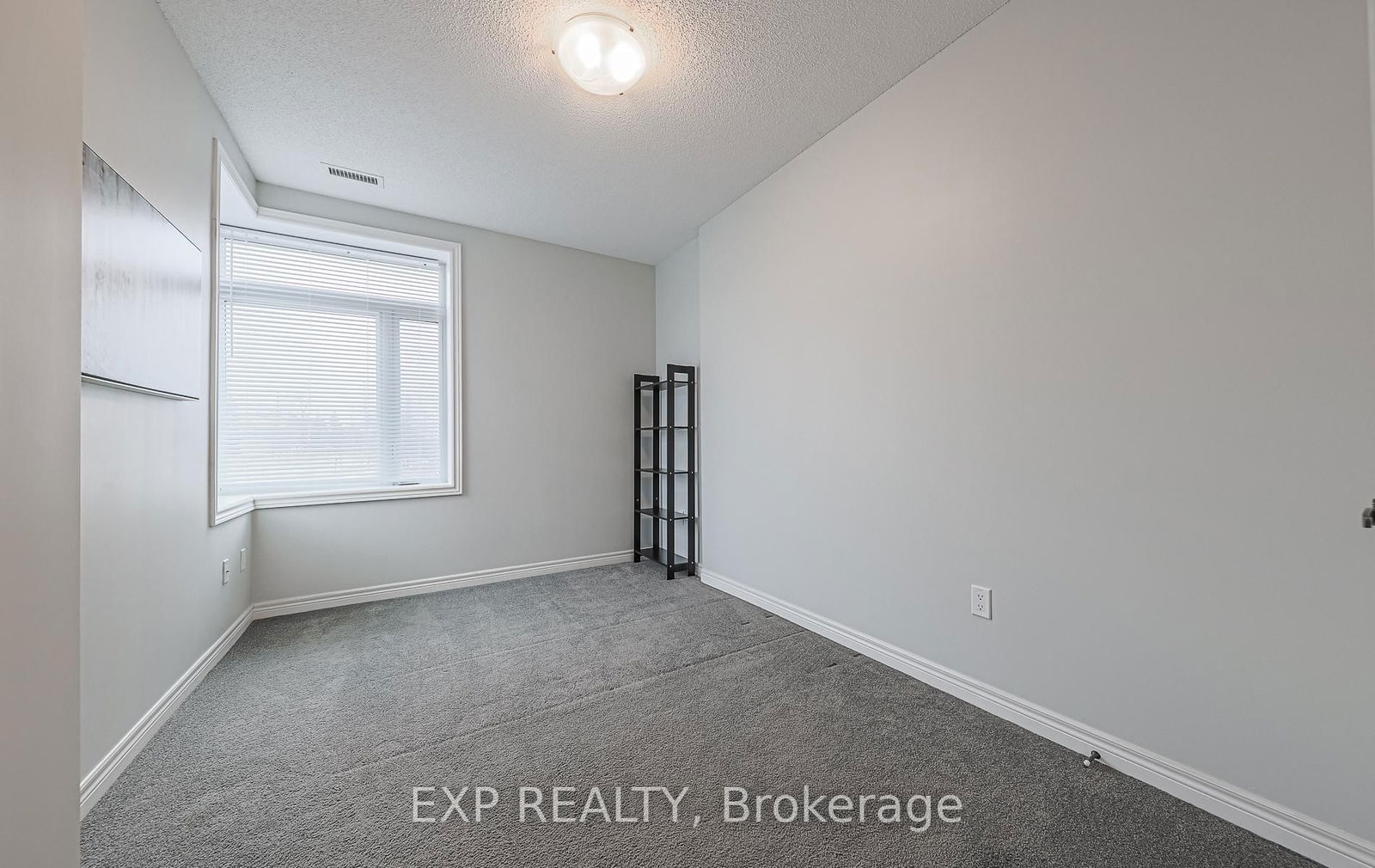 7768 Kennedy Rd, unit 206 for rent