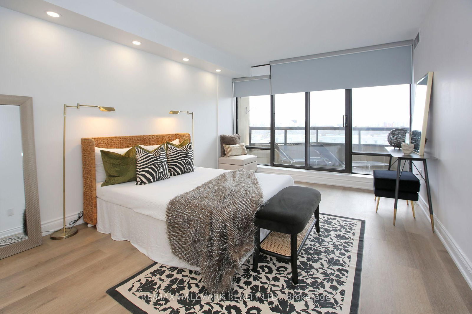 7420 Bathurst St, unit 706 for sale