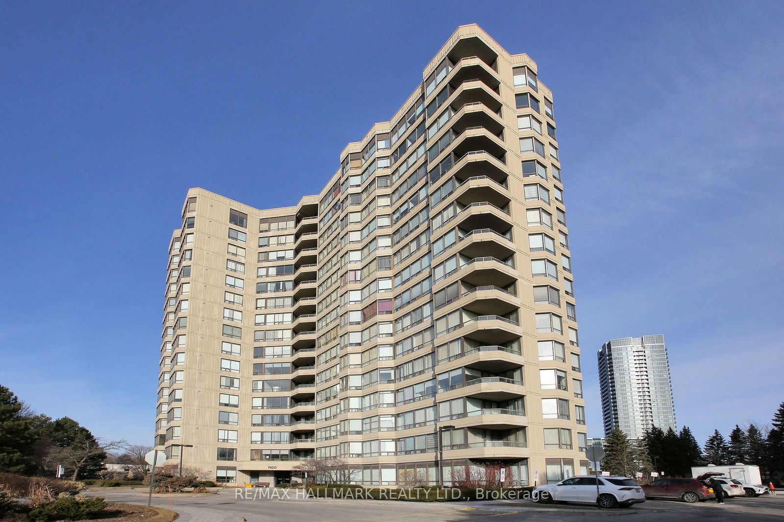 7420 Bathurst St, unit 706 for sale