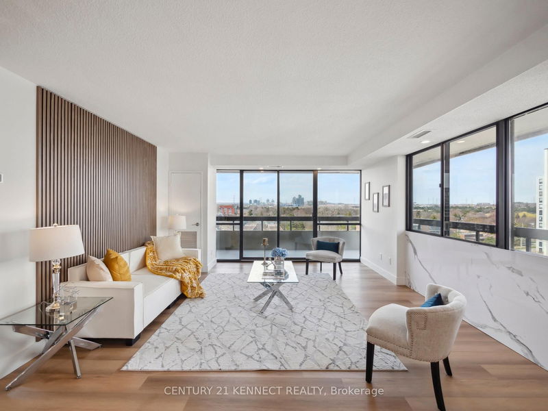 8111 Yonge St, unit 1009 for sale