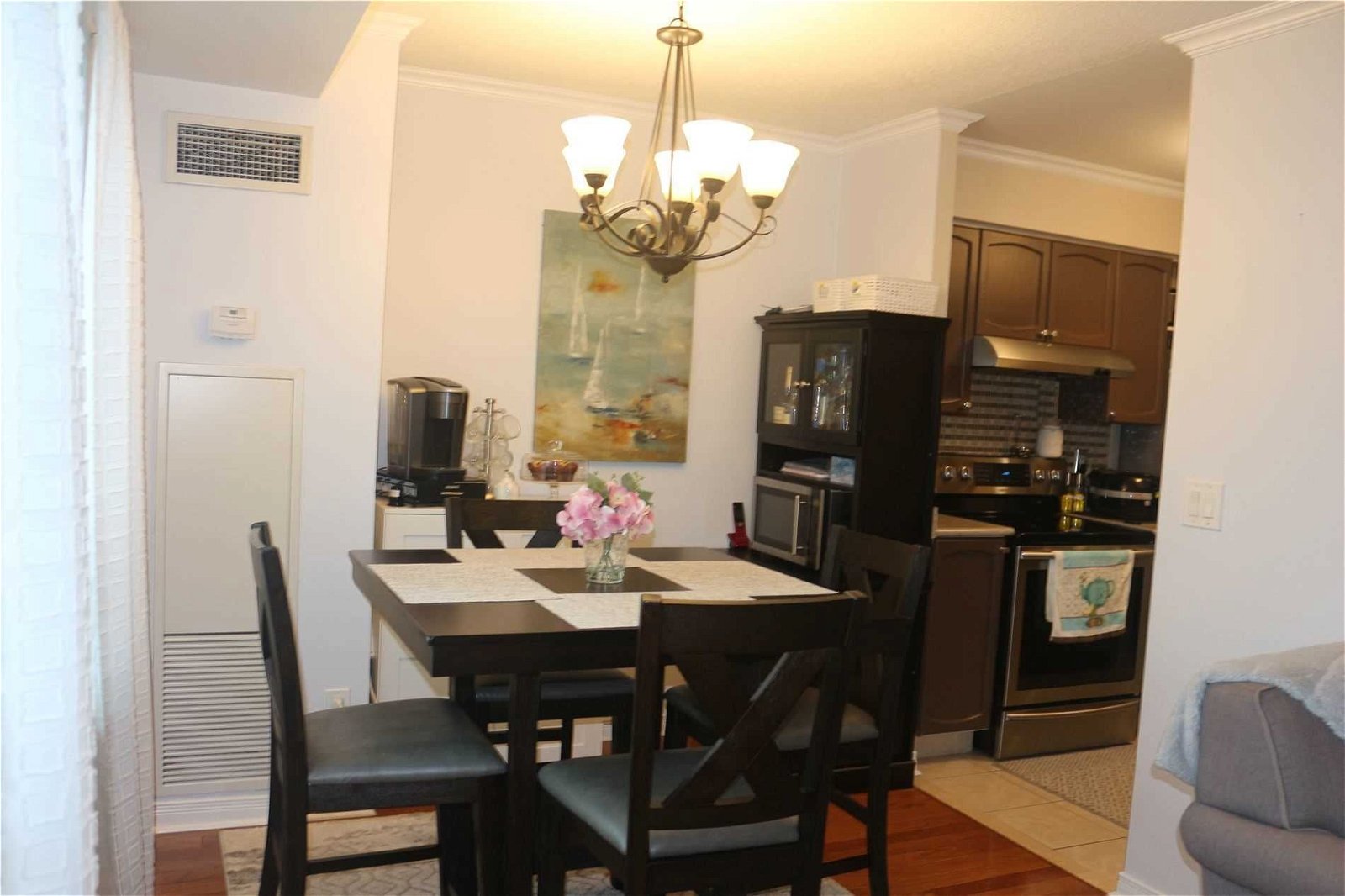 23 Oneida Cres, unit 211 for sale - image #8