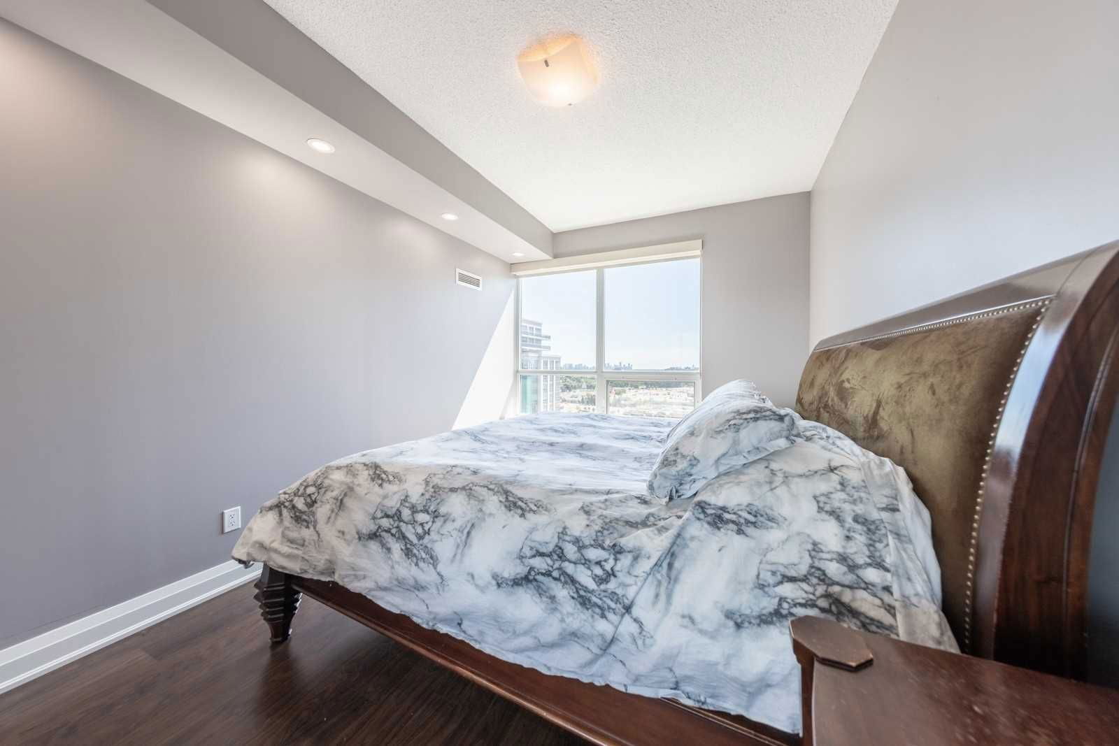 20 North Park Rd, unit 1607 for sale