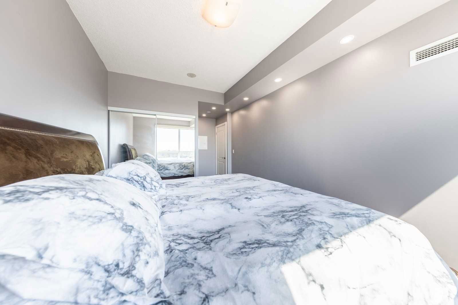 20 North Park Rd, unit 1607 for sale