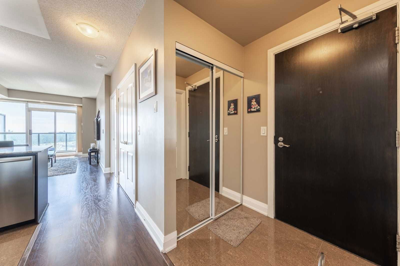 20 North Park Rd, unit 1607 for sale