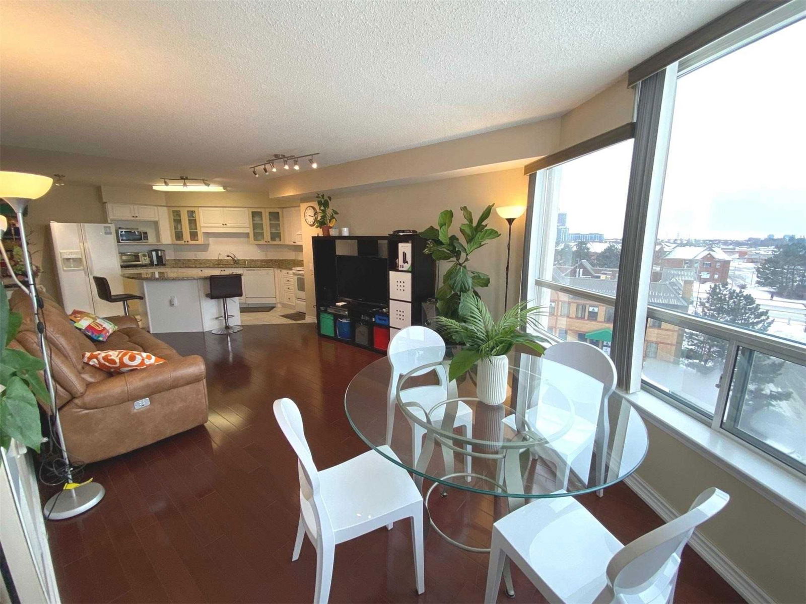 9015 Leslie St, unit 710 for sale - image #10