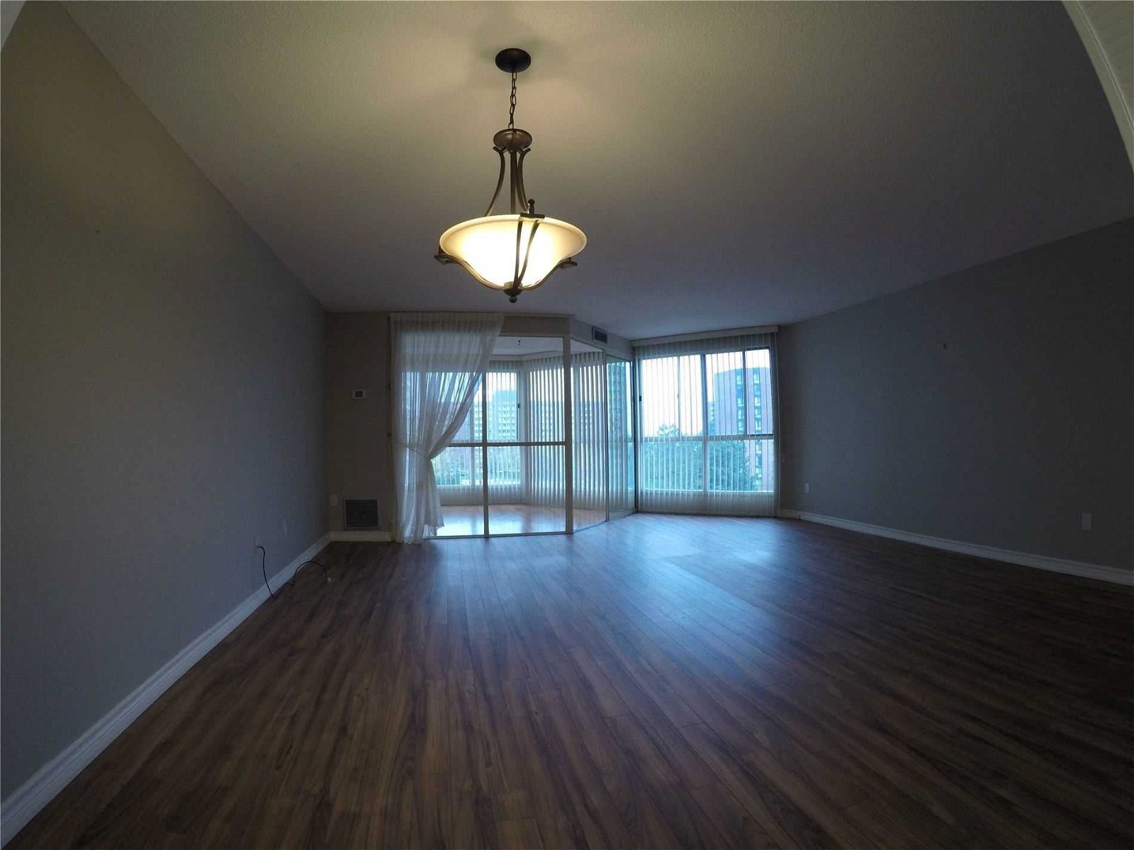 5 Weldrick  Rd W, unit 505 for rent - image #1