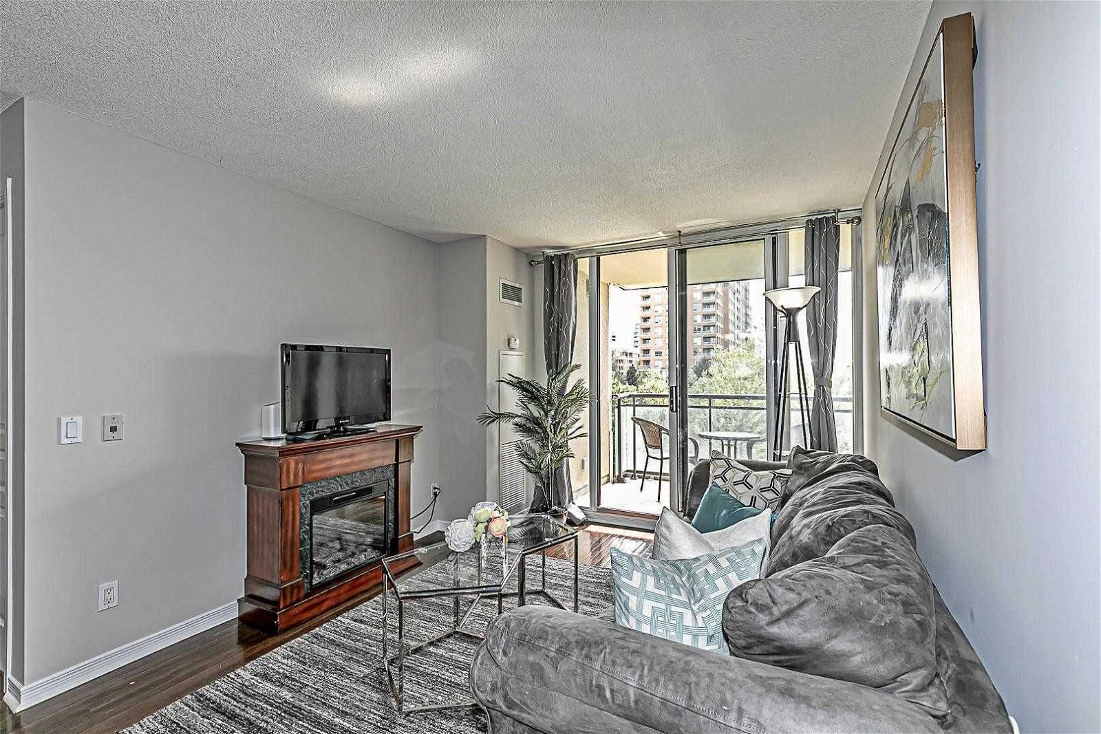 330 Red Maple Rd, unit 402 for sale - image #3